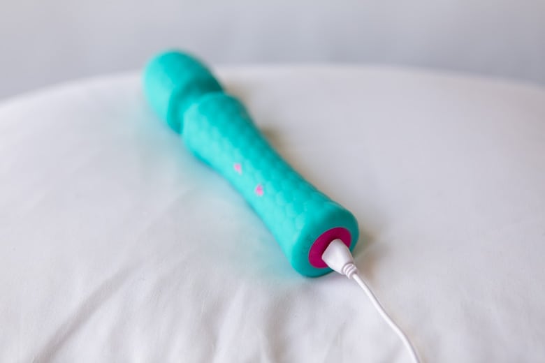 FemmeFunn Ultra Wand Magnetic Charging Cable Photo