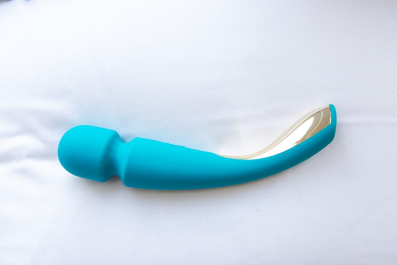 Lelo Smart Wand 2 Medium Wand Shape Photo